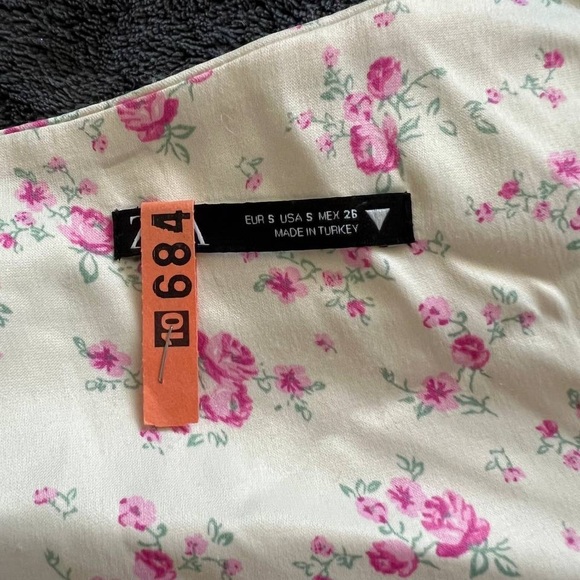 ZARA SET. floral cream faux silk maxi skirt and halter top - Picture 5 of 5